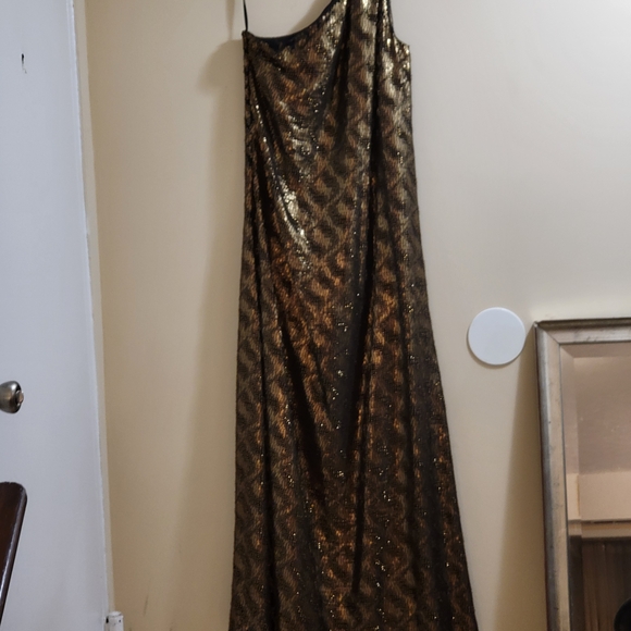 Halston Heritage black& gold dress with elegant Patterns.Ideal for special event - Picture 9 of 14